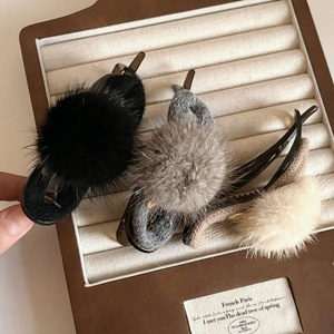 Pinza de Pelo Geométrica de Plástico y Tela, Elegante y Moderna para Otoño e Invierno, Accesorio para el Cabello para Mujer, Venta al Por Mayor - Product Image 4