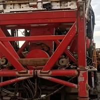 Plateforme de réparation de puits montée sur camion XJ850, charge de crochet 850 kN, alimentation diesel, profondeur 4000 m, moteur, pompe, boîte de vitesses, entretien de puits de pétrole et de gaz côtiers