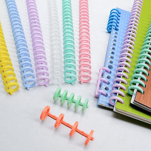 30 <span class=keywords><strong>anneaux</strong></span> 10mm 13mm peigne de <span class=keywords><strong>reliure</strong></span> spirale en plastique DIY A4 A5 A6 <span class=keywords><strong>anneaux</strong></span> de <span class=keywords><strong>reliure</strong></span> pour cahier à feuilles mobiles - Product Image 1
