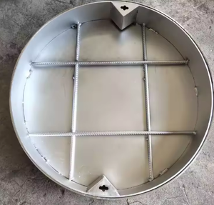 Couvercle de manhole carré invisible en acier inoxydable 304 robuste pour sols de parcs - Product Image 5