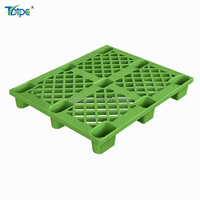 Palette légère personnalisable en couleur avec 4 pieds de support, tapis en plastique antidérapant pour le stockage au sol en entrepôt et la protection des marchandises