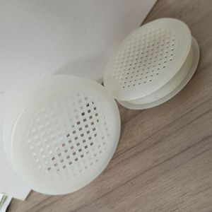 Grilles de ventilation rondes en maille respirante en plastique blanc et noir pour armoires et placards - Product Image 2