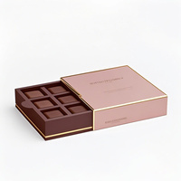 Boîte d'emballage de chocolat à la fraise de Dubai Bonbon Bar Carton rigide pour l'emballage de chocolat à prisme triangulaire