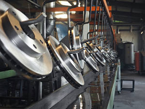 Rotor de freno de disco de aleación de aluminio de alta resistencia, superficie perforada y ranurada para mercedes-benz, servicios de fundición Premium, <span class=keywords><strong>precio</strong></span> de fábrica - Product Image 2