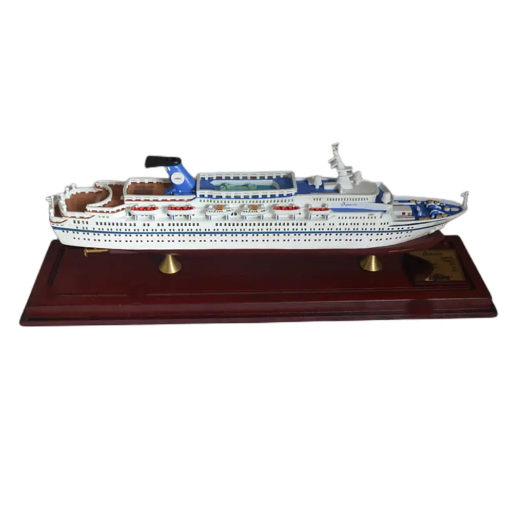 Manufacturer Supply Custom Ship Model Cruise Ornaments Geometric Resin Crafts Sailing Ship Model with Wood Base