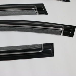 กันสาดประตูหน้าต่างรถยนต์ KQD ขายดีจากโรงงาน ผลิตภัณฑ์กันแดดแบบกำหนดเองสำหรับรถยนต์โตโยต้า ไฮเอซ ปี 2019 ขึ้นไป - Product Image 1