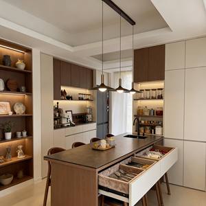 Buffet de salle à manger en noyer crème de luxe - Éclairage LED et bar à café intégré, rangement organisé pour cuisines ouvertes élégantes - Product Image 1