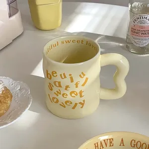 Taza de Cerámica con el Alfabeto Inglés y Asa Irregular, Taza de Café, Linda Taza para Parejas, Taza de Café con Leche, Regalos Creativos para Festivales - Product Image 5