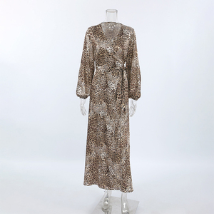 Robes longues fendues en satin léopard à col en V et manches lanternes, style européen américain, nouvelle mode d'automne pour femmes Enyami - Product Image 3