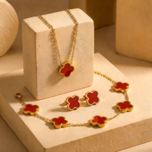 Juego <span class=keywords><strong>de</strong></span> Joyería <span class=keywords><strong>de</strong></span> Acero Inoxidable para Mujer al por Mayor, Chapado en Oro 18K PVD, Collar con Dije <span class=keywords><strong>de</strong></span> Trébol, Pendientes y Pulsera, Regalo <span class=keywords><strong>de</strong></span> Moda, Venta al por Mayor y al Detal - Product Image 4