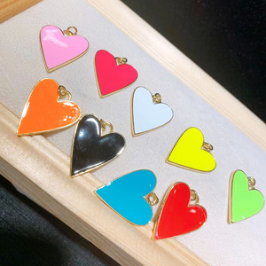Hot Selling Brass 18k Real Gold Plating Pendant Fashion Enamel Neon Heart Charm for Jewelry Making - Product Image 4