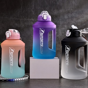 Botella de Agua Deportiva Portátil de Gran Capacidad 2.2L, Personalizada al por Mayor, de Tritán o PETG, para Gimnasio y Fitness - Product Image 1