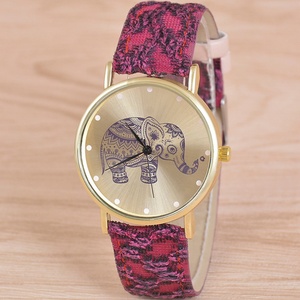 Montre pour femme tendance série Éléphant, bracelet en cuir vintage, montre à quartz pour femme, vente en gros - Product Image 3