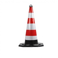 Cône de signalisation routière en caoutchouc réfléchissant prismatique haute intensité de 70 cm x 90 cm pour travaux de construction et blocages routiers