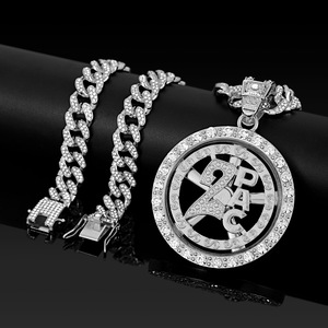 Collar con colgante de letras 2Pac giratorio de aleación de zinc chapado en oro de 14K, cadena cubana con incrustaciones de circonitas, joyería hip hop para fiesta - Product Image 2