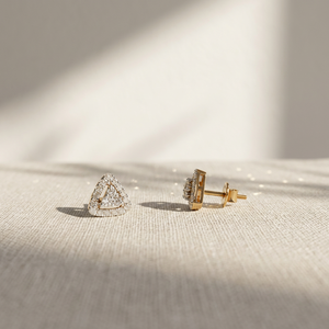 Boucles d'oreilles clous en or rose 14 carats avec diamant naturel taille brillant rond triangulaire certifié GGL, style classique pour femme, à porter au quotidien - Product Image 2