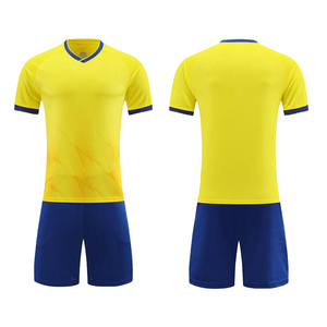 Completo Sportivo Personalizzato 2026: Maglia da <span class=keywords><strong>Calcio</strong></span>, <span class=keywords><strong>Tuta</strong></span> Estiva, Abbigliamento Casual da Uomo, OEM, Asciugatura Rapida, <span class=keywords><strong>Tuta</strong></span> da Corsa in Mesh - Product Image 4