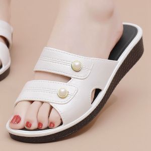 Women's Designer Summer Autumn Beach Slide for Wholesale Lightweight Non-slip Mid-<b>heel</b> Soft Sole Casual Fashion Trend - Product Image 4