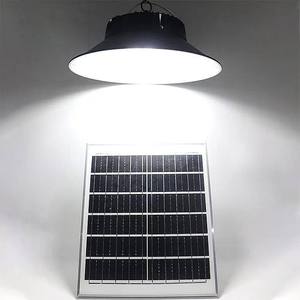 ไฟสปอร์ตไลท์ LED พลังงานแสงอาทิตย์ 300W 6000K IP66 ได้รับการรับรองมาตรฐาน CE Ra80 2500lm มุมลำแสง 120 องศา พร้อมรีโมทคอนโทรล ตัวเรือน ABS สำหรับสวน - Product Image 2