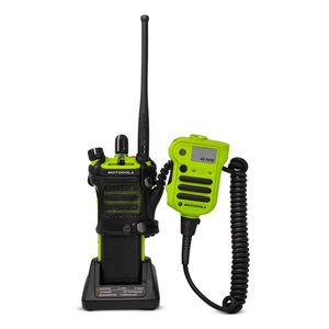 Radio bidirectionnelle portable d'urgence pour pompiers, services d'incendie et sécurité publique APX8000xe 8000XE - Product Image 2