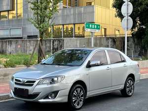 Toyotas Corolla Voiture Prestige Automatique d'occasion avec Sièges en Cuir Pneus R16 Direction Gauche Caractéristiques Caméra Arrière et FWD - Product Image 5