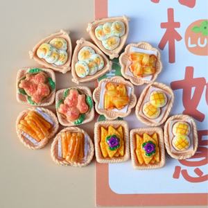 Dove HP0137 Mini Comida de Simulación para Jugar, Desayuno, Empanadas, Muslos de Pollo, Panecillos, Accesorios de Resina para Moldeo, Manualidades, Crema Ecológica - Product Image 3