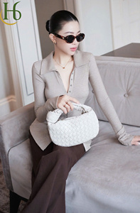 Col rabattu côtelé pour femme, fabriqué au Vietnam avec des techniques de tricot, service OEM, style décontracté, haute qualité - Product Image 3