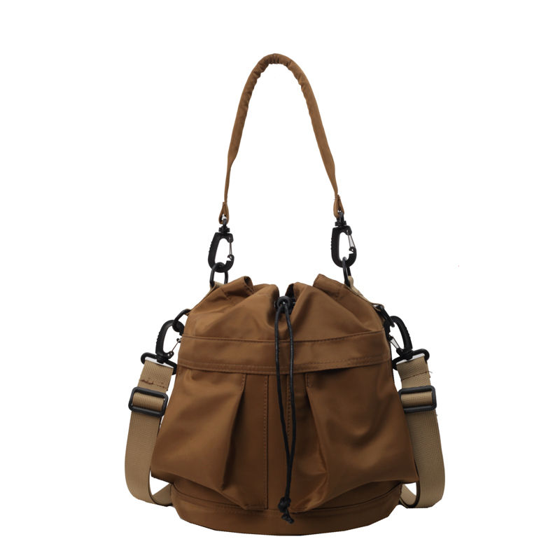 สีน้ำตาล