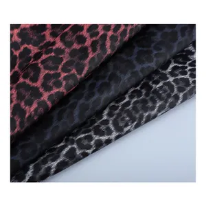 자동차 시트 핸드백 장식 포장을위한 동물 표범 패턴 양각 합성 가죽 제품