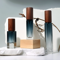 Luxe 5ml 10ml carré dégradé verre bouteille de parfum voyage taille vide cosmétique vaporisateur conteneur avec bouchon en bois de hêtre rechargeable