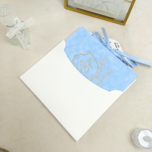 Invitaciones de Boda Elegantes en Terciopelo Azul Cielo Personalizadas, Invitaciones de Acrílico Transparente con Lámina Dorada y Tarjetas RSVP con Código QR - Product Image 6