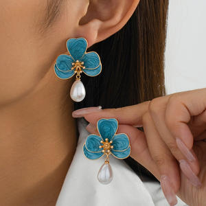 Pendientes de Aro con Flores Tridimensionales Blancas con Efecto de Goteo de Aceite para Mujer, Joyería de Moda Geométrica - Product Image 2