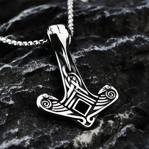 Colgante de martillo de Thor vikingo de acero inoxidable y único, estilo nórdico, forma de ancla, joyería de moda, regalo para hombres y mujeres - Product Image 1