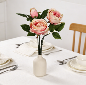 Roses artificielles en soie faites à la main pour la décoration intérieure – Vente en gros pour la remise des diplômes, la Saint-Valentin, le Nouvel An chinois, la fête des Mères - Product Image 2