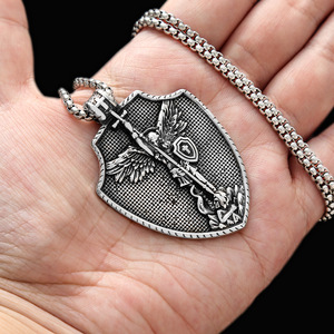 Yunnique – collier rétro avec pendentif bouclier d'ange en acier inoxydable pour hommes, bijoux à la mode, cadeau, 3.0x60cm - Product Image 4