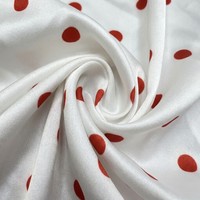 Tissu satiné soyeux extensible imprimé à pois rouges respirant sur mesure pour robes de mariée, vêtements de sport et de nuit pour femmes printemps-été