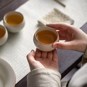 Taza de Té de Cerámica Ru Kiln, Color Beige, Taza Individual para Degustación de Kung Fu, Taza Luohan de Porcelana Hecha a Mano, Regalo del Condado de Dehua - Product Image 5