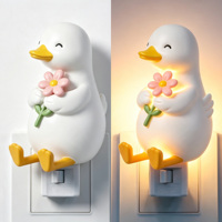 Veilleuse LED Mignonne en Forme de Canard à Brancher, Lampe Murale en Résine Taille Moyenne, Décoration de Chambre d'Enfant Motif Fleur Dessin Animé pour Vente en Gros et Personnalisation