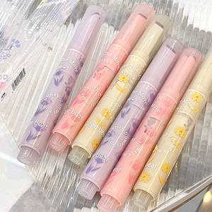 Lipstik Gege Bear Flower Element Terbaru Melembapkan Tahan Lama Tampilan Jelly Ringan di Bibir Anda Lipstik Berkilau dan Membuat Bibir Lebih Penuh - Product Image 4