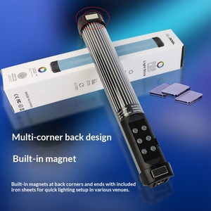 Luce Portatile Rotante per <span class=keywords><strong>Fotografia</strong></span> con LED RGB Colorati, 4 Batterie AA - Per Selfie e Uso Esterno - Product Image 3