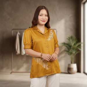 เสื้อผู้หญิงไซส์ใหญ่สีเหลืองมัสตาร์ดปักลายผ้าซาตินแขนพองคอปกพับได้เสื้อลำลองสำหรับฤดูร้อน - Product Image 4