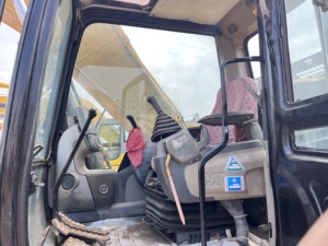 รถขุดตีนตะขาบไฮดรอลิก CAT 323D2L 23 ตัน มือสอง เครื่องยนต์ดีเซล Caterpillar C7.1 สำหรับงานก่อสร้างหนัก งานเหมือง และงานดิน - Product Image 4