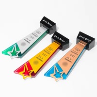 Trophée carré en cristal de luxe moderne avec logo personnalisé gravé au laser et imprimé UV, sur base en marbre noir et blanc