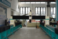 Machine de découpe à jet d'eau CNC haute précision pour usage intensif, avec moteur de pompe à entraînement direct, pour plaques d'acier de 300 mm d'épaisseur, en langue russe