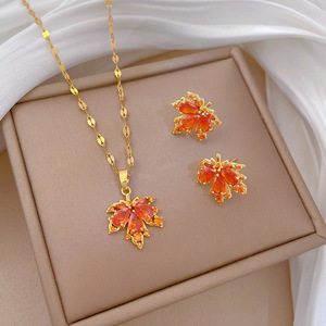 Factory New Titanium Steel Maple Leaf necklace Light Luxury Wedding Necklace for Female Versatile Celebrities <b>Chain</b> - Product Image 3