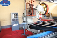 Machine de pressage de poinçons cnc de plaque d'acier métallique perforée