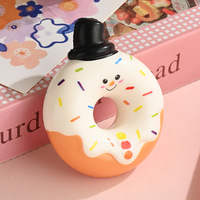 Nouveau jouet réaliste en forme de donut à rebond lent sur le thème de Noël, jouet à presser en PU et plastique avec éléments de Noël, vente en gros