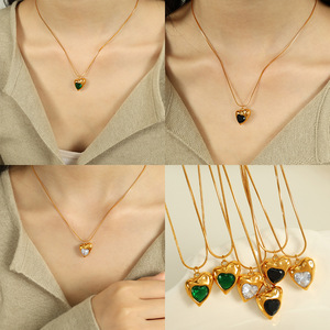 Collar de aleación de zinc con forma de corazón y colgante de cristal engastado en bisel para joyería de fiesta - Product Image 4