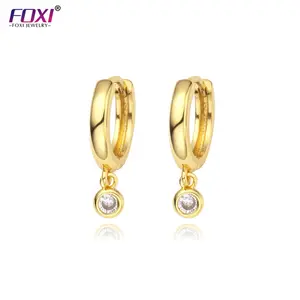 Foxi nueva llegada 2024 nuevo diseño circón joyería de moda coreana pendientes mayoristas mujeres pendientes de aro chapados en oro