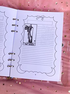 Libro di Tarocchi Personalizzato con Stampa in Lamina d'Oro e Bordi Dorati dei Dodici Segni Zodiacali - Product Image 3